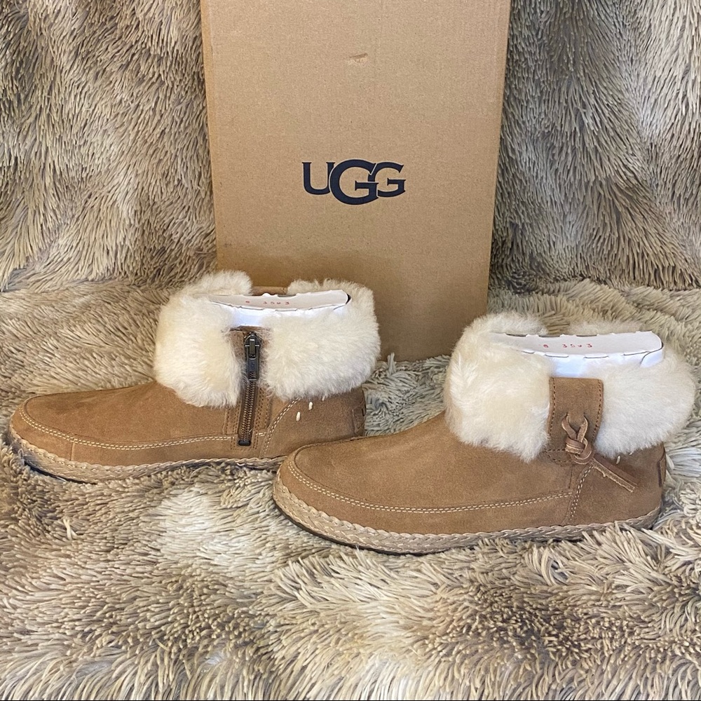 UGG Women's Elowen Ankle Boot